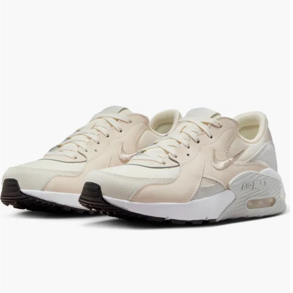 Nike Air Max Excee Womens sneakers NWT